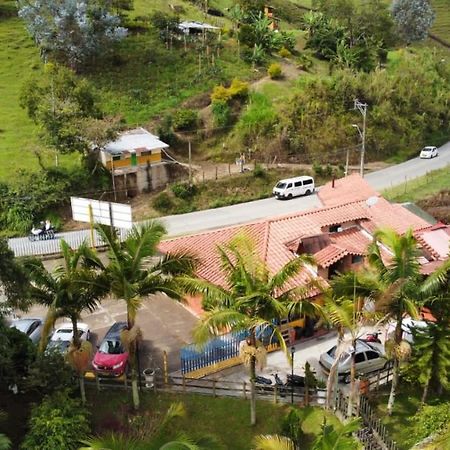 Hotel El Potrillo El Penol  Екстериор снимка