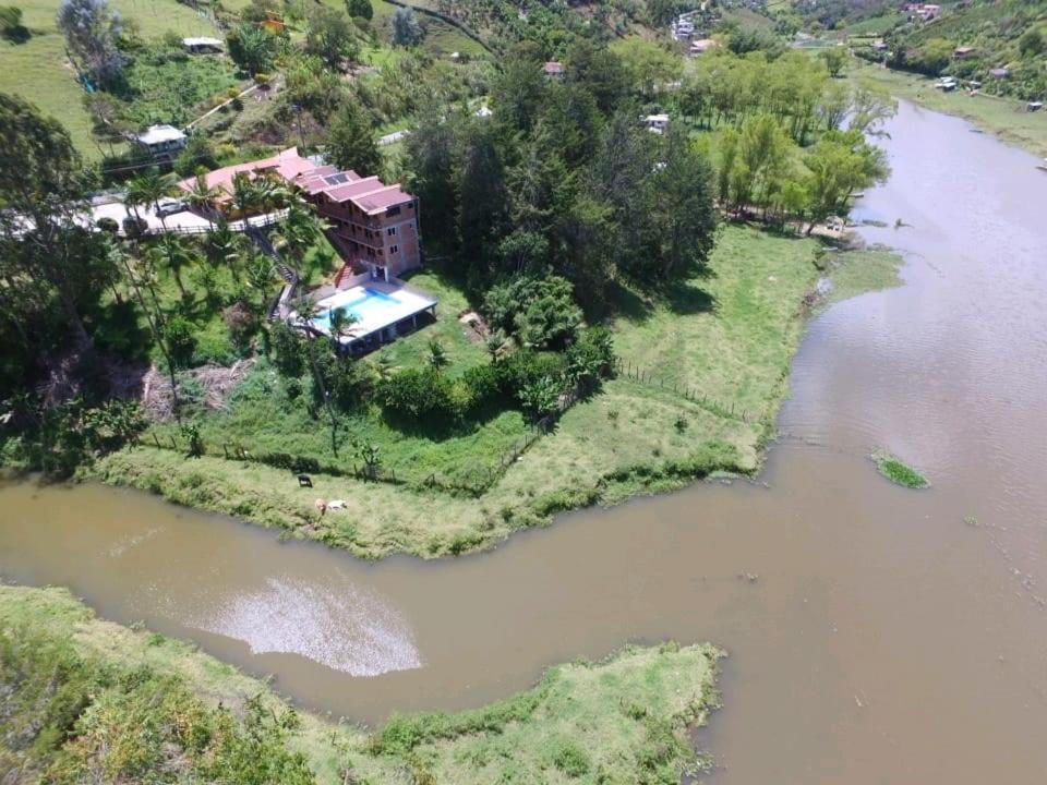 Hotel El Potrillo El Penol  Екстериор снимка