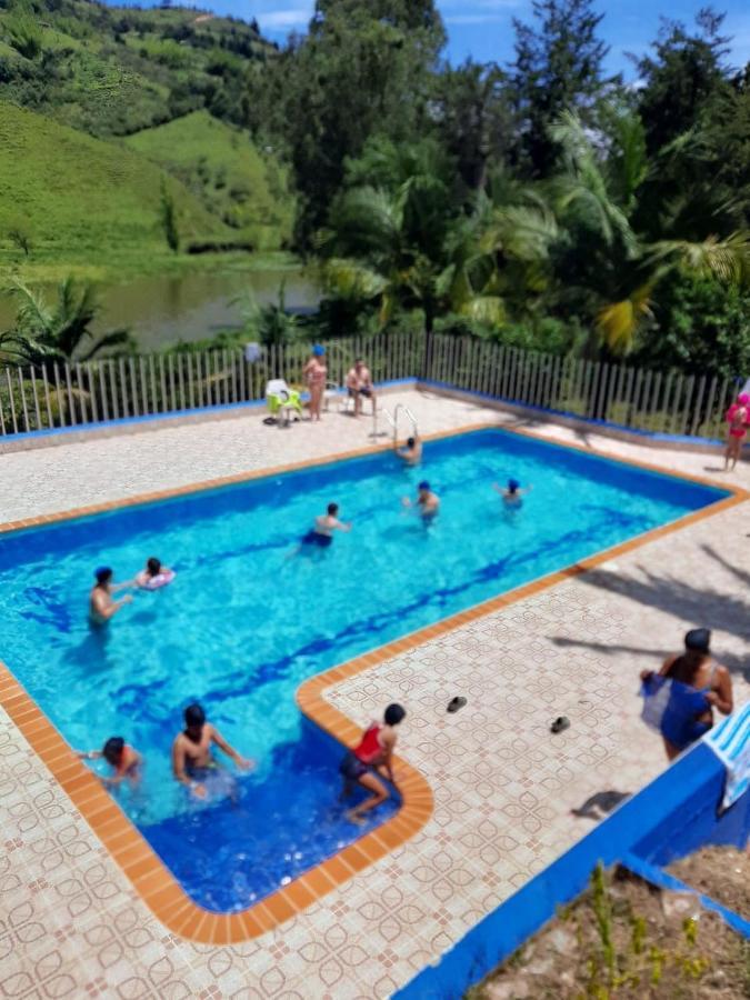 Hotel El Potrillo El Penol  Екстериор снимка