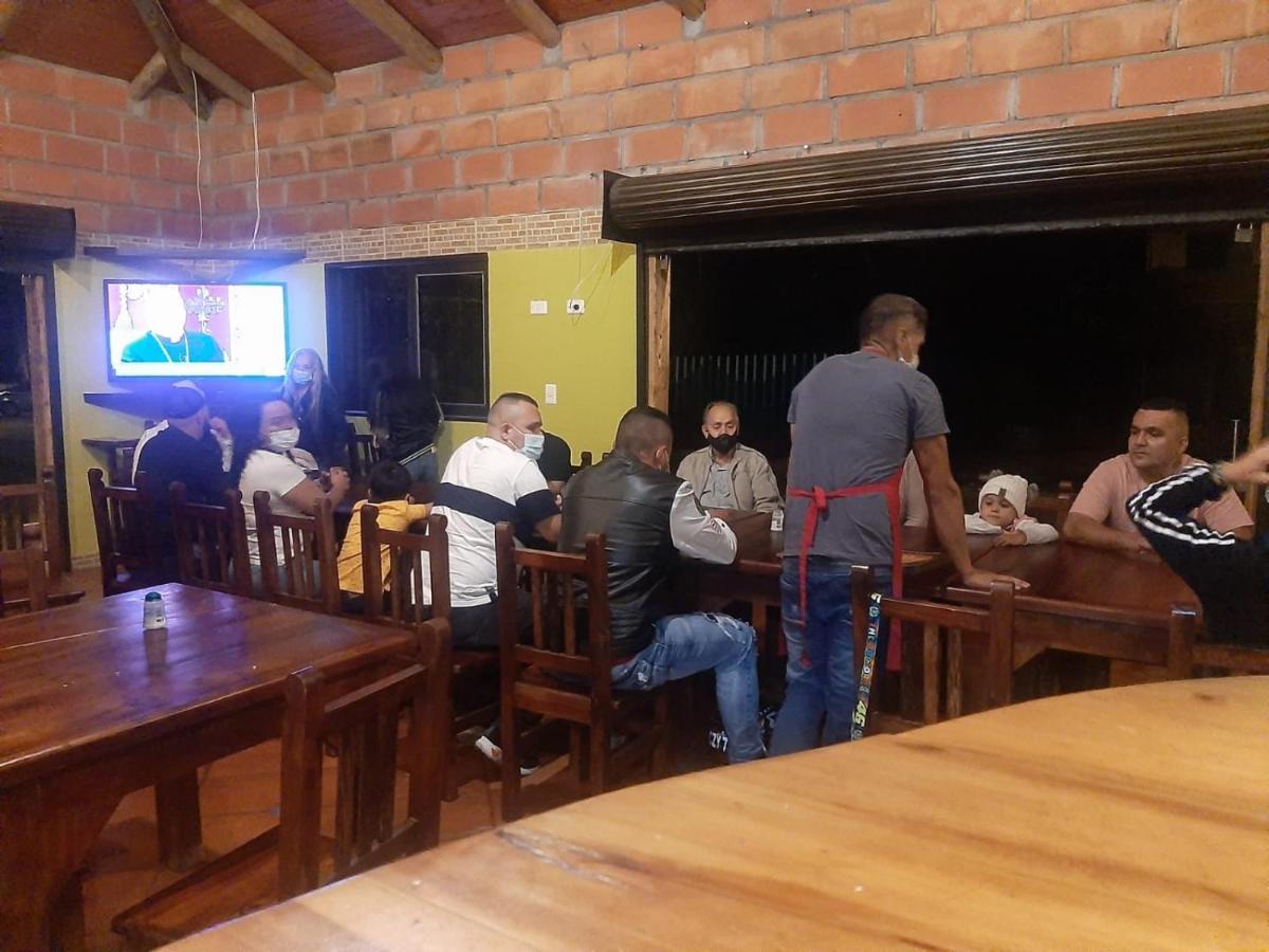 Hotel El Potrillo El Penol  Екстериор снимка