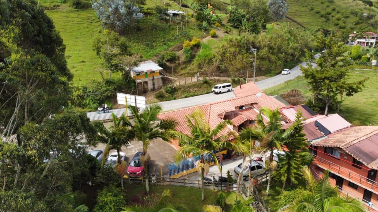 Hotel El Potrillo El Penol  Екстериор снимка